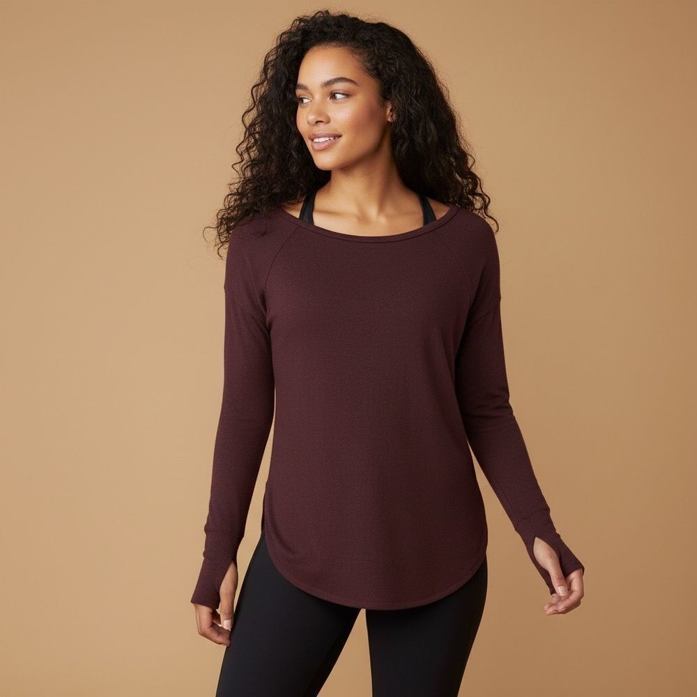 Athleta Long Sleeve Performance Top Plum Burgundy Thumbholes Size M - Picture 1 of 7